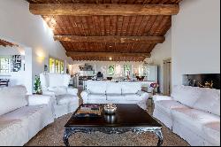 Superb villa with pool on the hills of Lucca