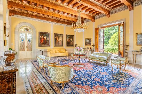 Beautiful 18th century villa near Lucca