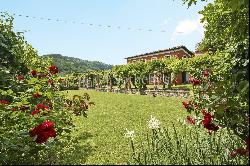 Beautiful villa with swimming pool in the countryside of Lucca