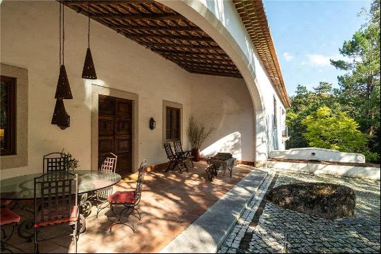 Beautiful estate in the hills of Serra de Sintra.