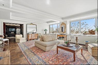 THIS IS A DOUGLAS ELLIMAN EXCLUSIVE LISTING<p>Expansive RIVER VIEW corner 3 to 4 bedroom w