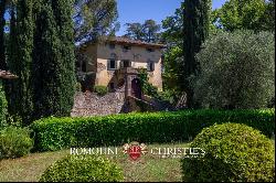 102-HA WINE ESTATE WITH HISTORIC VILLA FOR SALE IN CHIANTI CLASSICO, TUSCANY