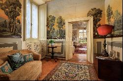 Magnificent historical villa with typical italian garden in Umbria