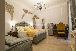 Prestigious apartment in the historic center