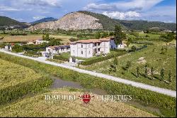 ECO-FRIENDLY VILLA FOR SALE IN PISA, TUSCANY, NOT FAR FROM THE SEA