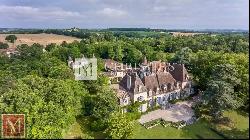 Stunning château with beautiful park and outbuildings