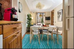 Large apartment for 7 people with tourist license in Eixample Derecho