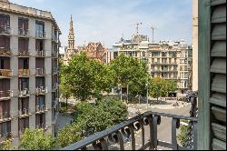 Large apartment for 7 people with tourist license in Eixample Derecho