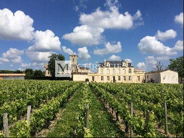 Attractive hobby vineyard estate for sale with 1 ha AOC Médoc