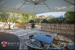 MODERN VILLA WITH OLIVE GROVE FOR SALE UMBRIA ASSISI