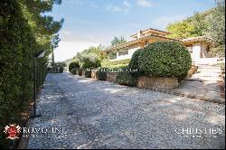 MODERN VILLA WITH OLIVE GROVE FOR SALE UMBRIA ASSISI