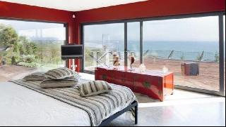 Luxury Cascais House by the sea
