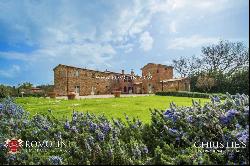 LUXURY COUNTRY HOUSE FOR SALE TUSCANY SIENA