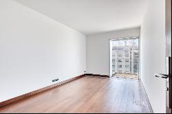 Flat, 4 bedrooms, for Sale