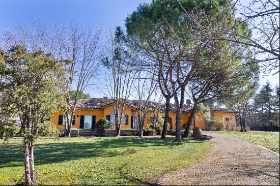 Modern villa in Oltrepo Pavese, perfect for equestrian enthusiasts