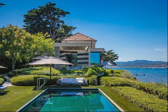 Close to Saint-Tropez - Waterfront property