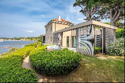 Close to Saint-Tropez - Waterfront property