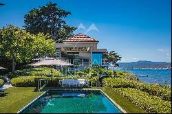 Close to Saint-Tropez - Waterfront property