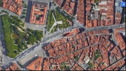 Building, to rehabilitate, in the centre of Porto, Portugal