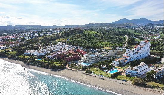 Beachfront apartment in Estepona