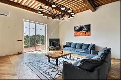 Roussillon - High-end home with open view