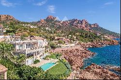 Close to Cannes - Waterfront villa