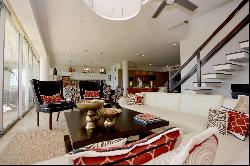 LUXURIOUS 4 BEDROOM PENTHOUSE WITH INCREDIBLE OCEAN VIEW