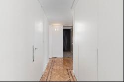 Flat, 4 bedrooms, for Sale