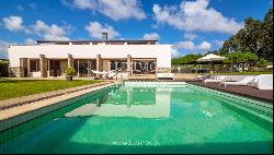 Sale of contemporary luxury villa with pool and garden, Trofa, Portugal