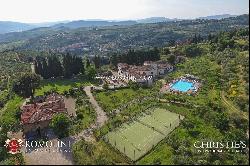 Tuscany - PRIVATE ESTATE WITH RENTAL BUSINESS AND FARM FOR SALE
