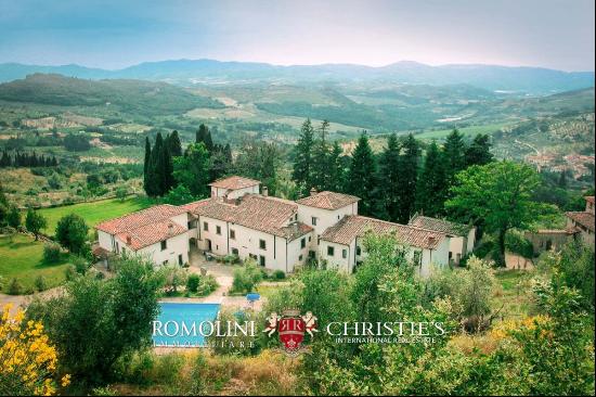 PRIVATE ESTATE WITH RENTAL BUSINESS AND FARM FOR SALE TUSCANY