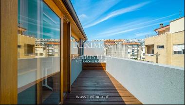 Remodeled house with terrace, for sale, near the centre of Porto, Portugal