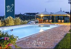 Luxury villa with panoramic view for sale in Siena