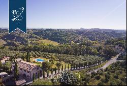 Luxury villa with panoramic view for sale in Siena