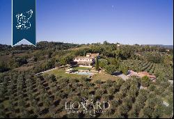 Luxury villa with panoramic view for sale in Siena