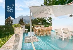 Luxury villa for sale 15 minutes away from Capri's famous Piazzetta