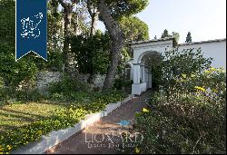 Luxury villa for sale 15 minutes away from Capri's famous Piazzetta