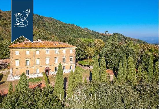 Exclusive luxury villa from the late 19th century for sale in Tuscany