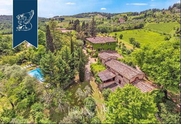 Typical Tuscan villa for sale in the province of Siena