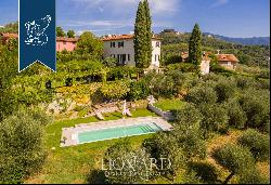 Luxury villa with swimming pool for sale in Lucca