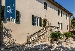 Luxury villa with swimming pool for sale in Lucca