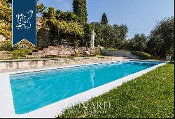 Luxury villa with swimming pool for sale in Lucca