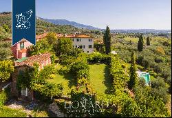 Luxury villa with swimming pool for sale in Lucca