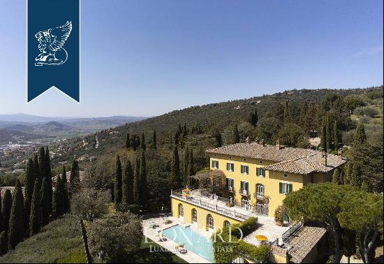 Luxury estate with swimming pool for sale in Perugia