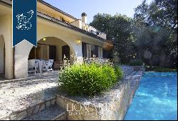 Luxury seaside villas in Tuscany