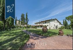 Luxury villa for sale in the heart of Tuscany