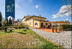 Luxury villa surrounded by the vineyards of Chianti