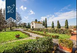 Luxury villa surrounded by the vineyards of Chianti