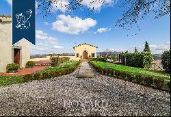 Luxury villa surrounded by the vineyards of Chianti