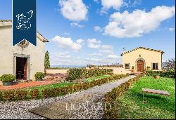 Luxury villa surrounded by the vineyards of Chianti